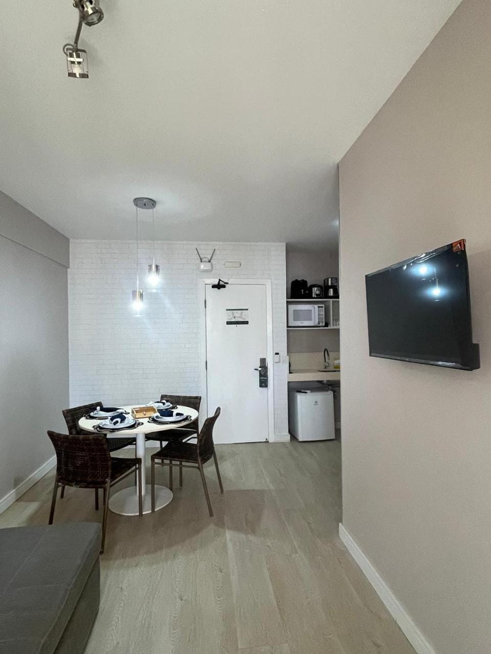 TV and multimedia, Kitchen or kitchenette, Dining area, minibar