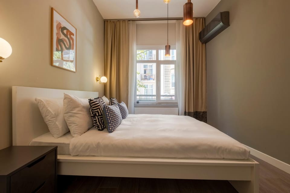 3 Bedrooms and Central Location Apartment in Istanbul