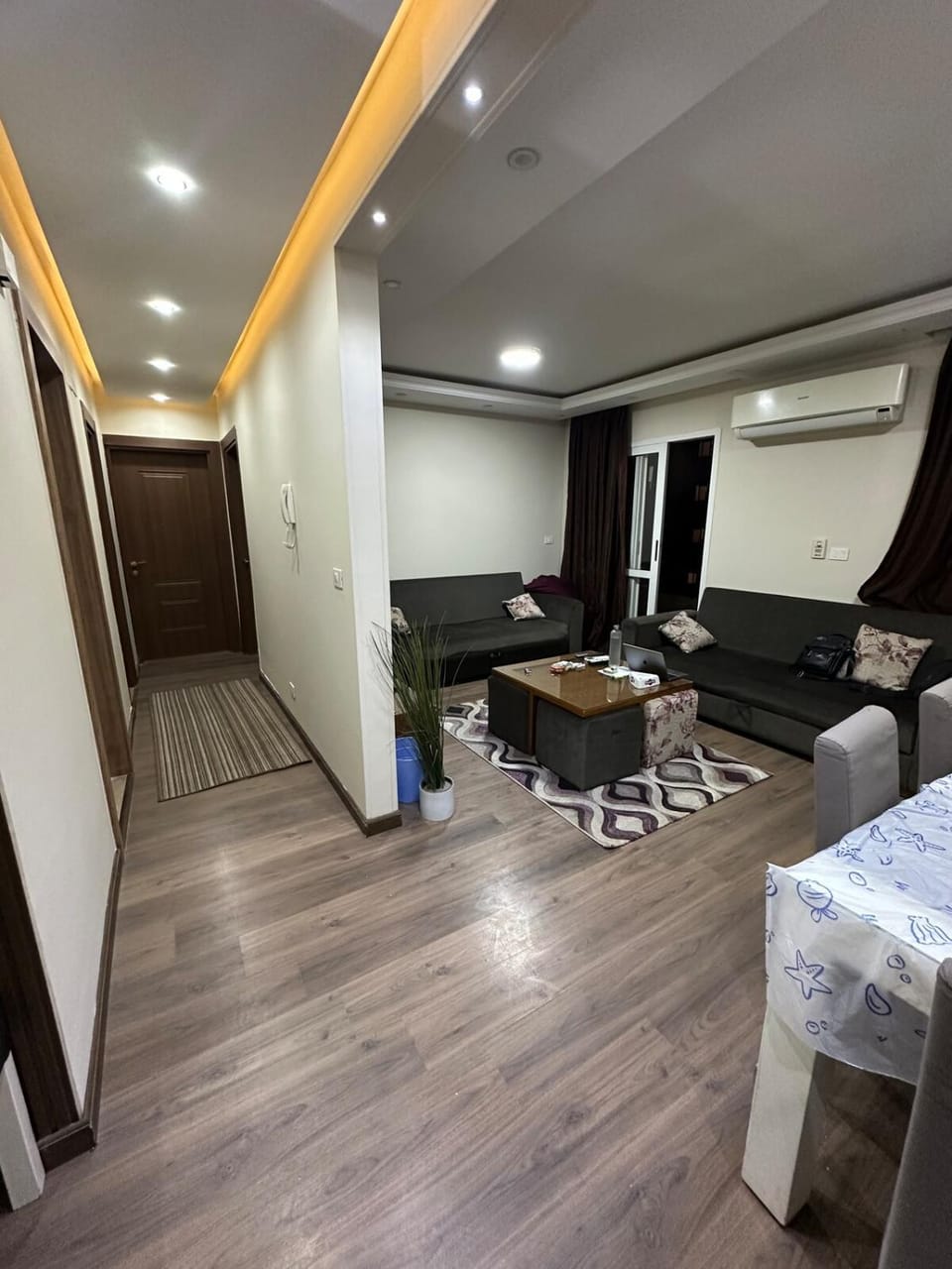 Living room, Seating area