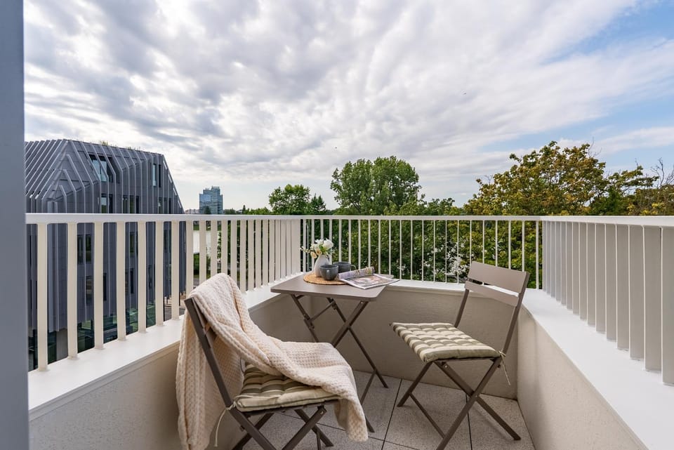 Patio, Balcony/Terrace, Seating area