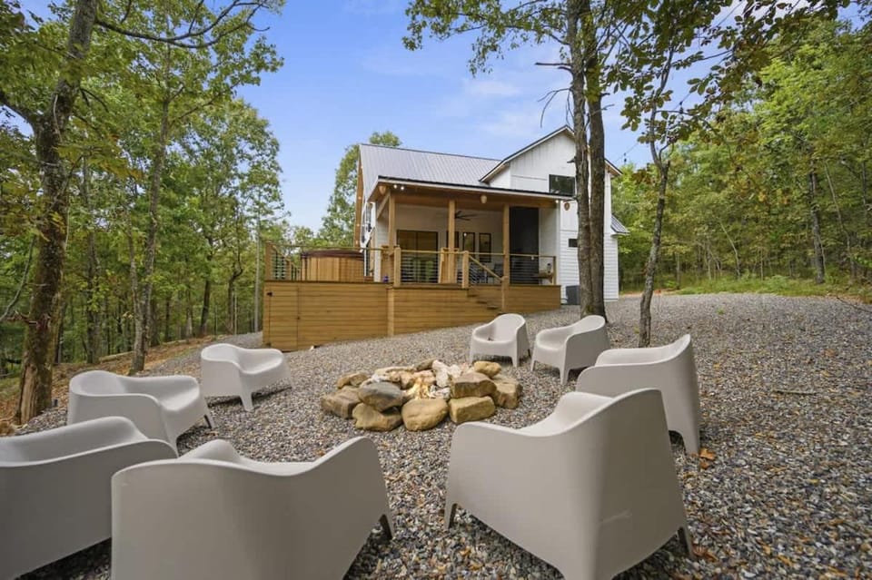 A-Frame of Mind - Modern Farmhouse House in Oklahoma