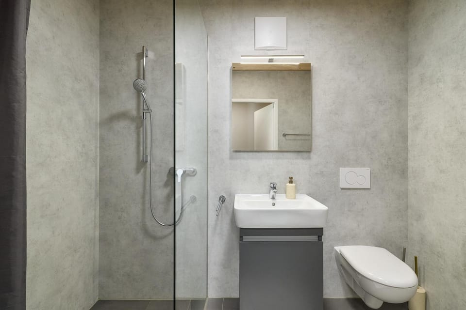 Shower, Toilet, Bathroom
