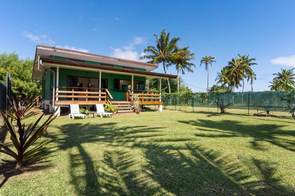 Temenino Pihiti Secluded Bungalow House in Tahiti