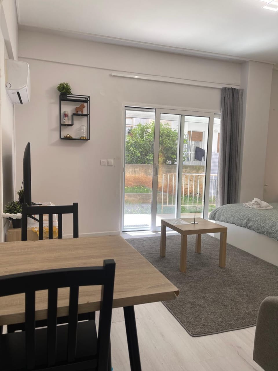 Bed, View (from property/room), Balcony/Terrace, Living room, Photo of the whole room, Seating area, Dining area