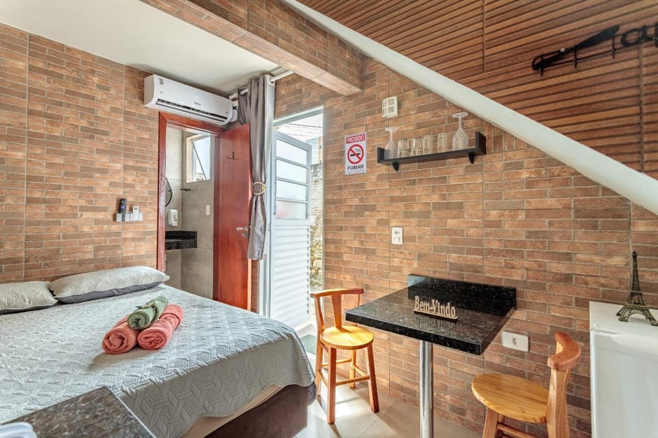 Bed, Kitchen or kitchenette, Photo of the whole room, Dining area, towels