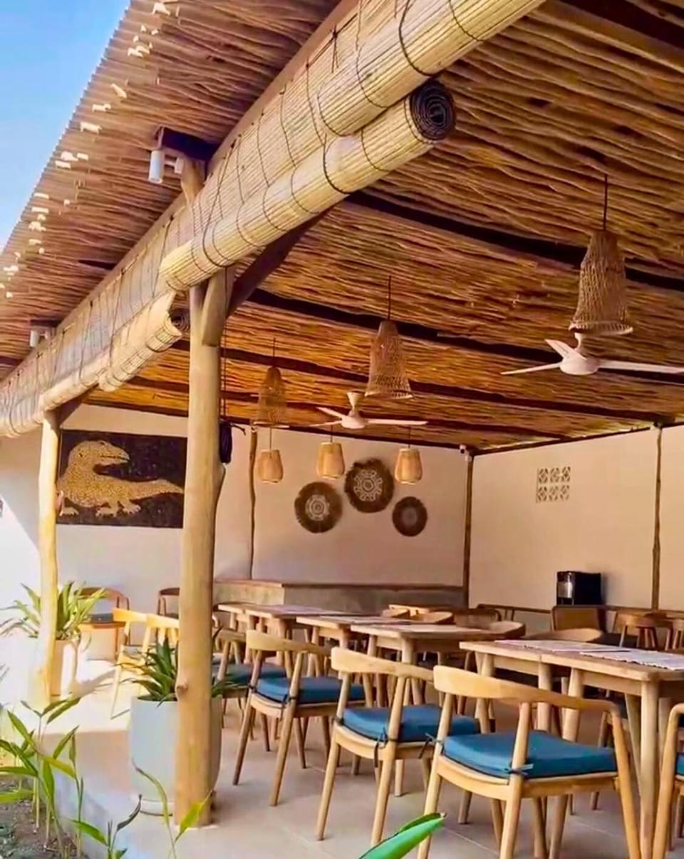 Property building, Restaurant/places to eat