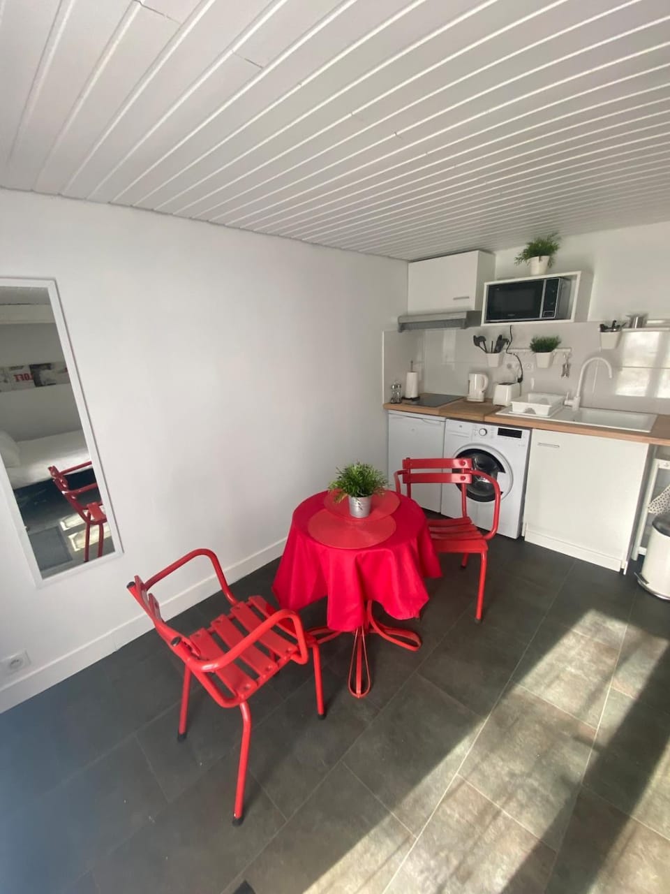 Coca-Cola Studio near Paris Apartment in Île-de-France