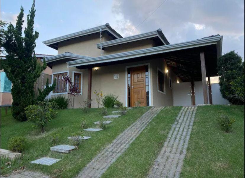 Linda casa em condominio House in Atibaia