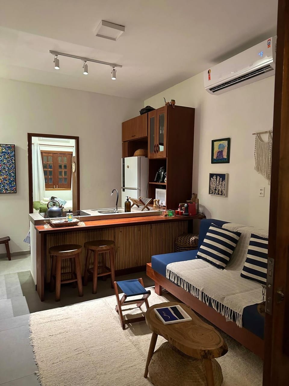Kitchen or kitchenette, Living room