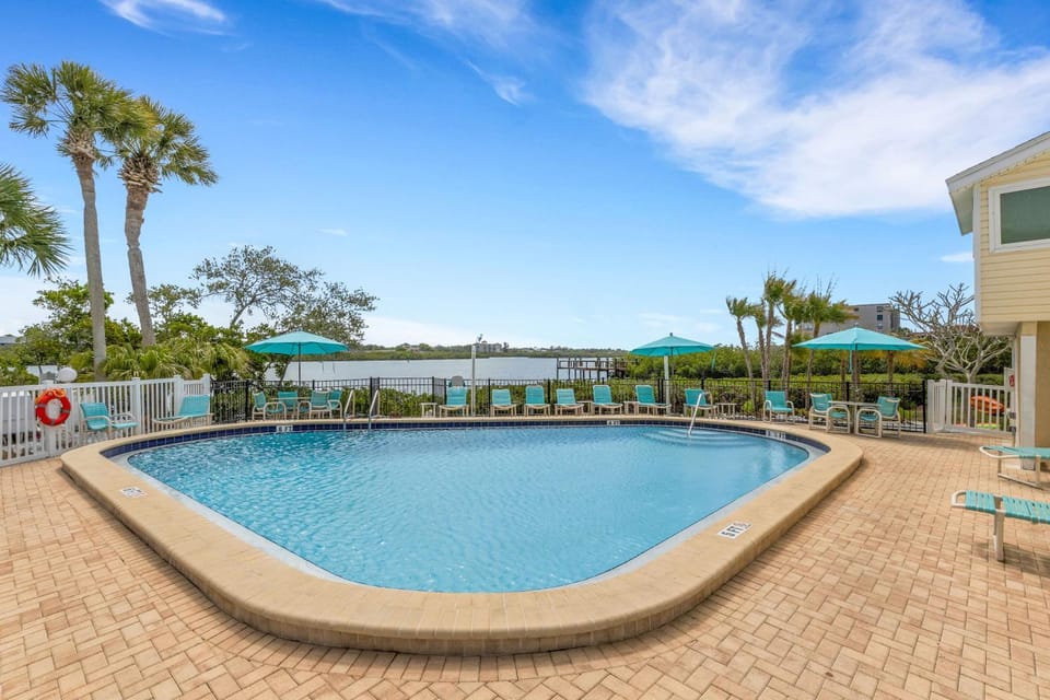 Sea view, Swimming pool