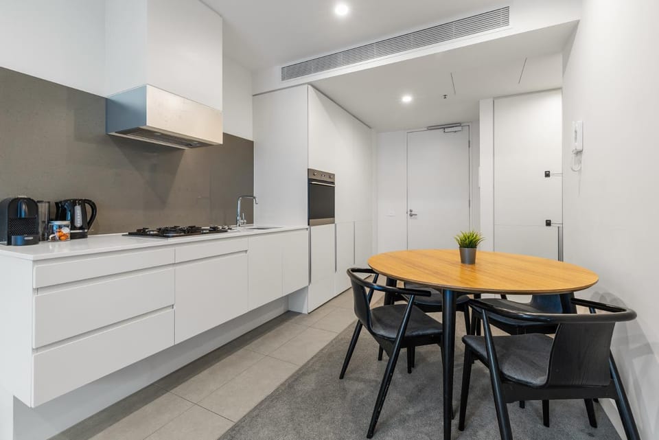 Coffee/tea facilities, Kitchen or kitchenette, Dining area
