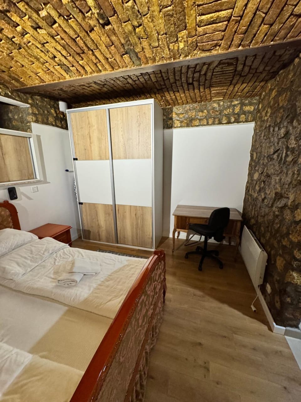 Bed, Bedroom, wardrobe