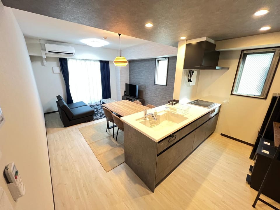 TV and multimedia, Kitchen or kitchenette, Living room