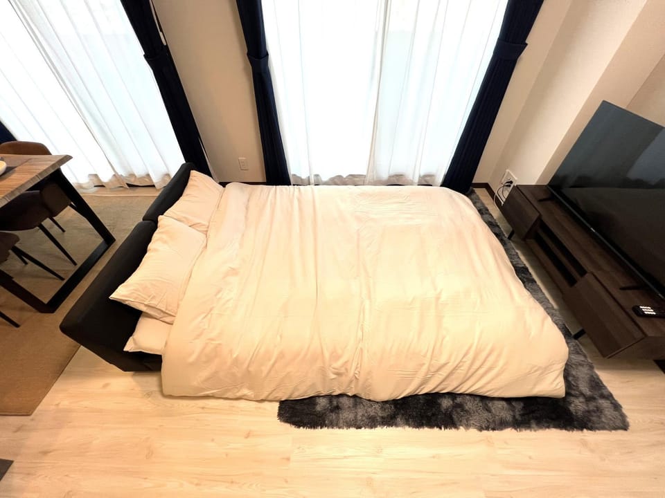 Bed, Living room