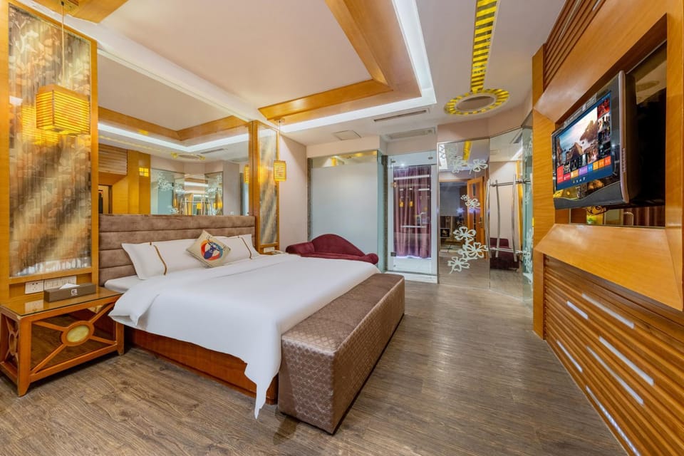 Bed, Bedroom