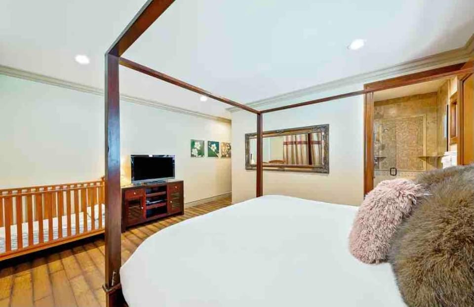Stunning Views, Rooftop Vista, Pool & Spa Villa in Point Loma
