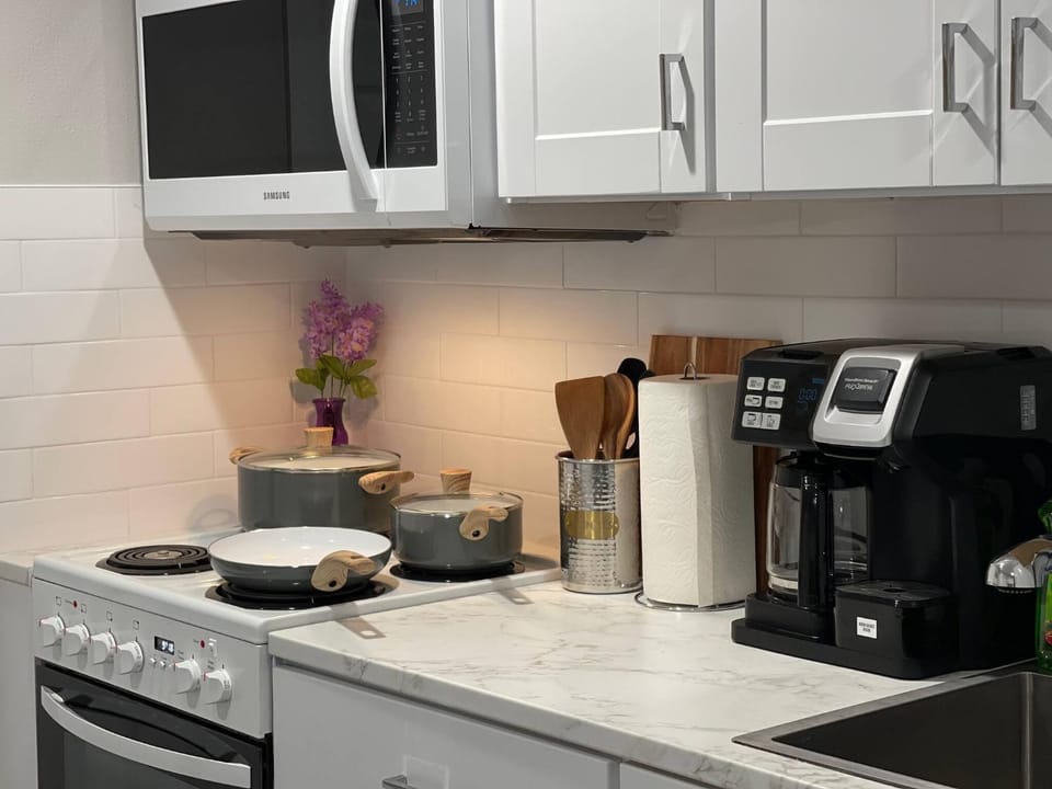 Kitchen or kitchenette, Dining area, kitchen