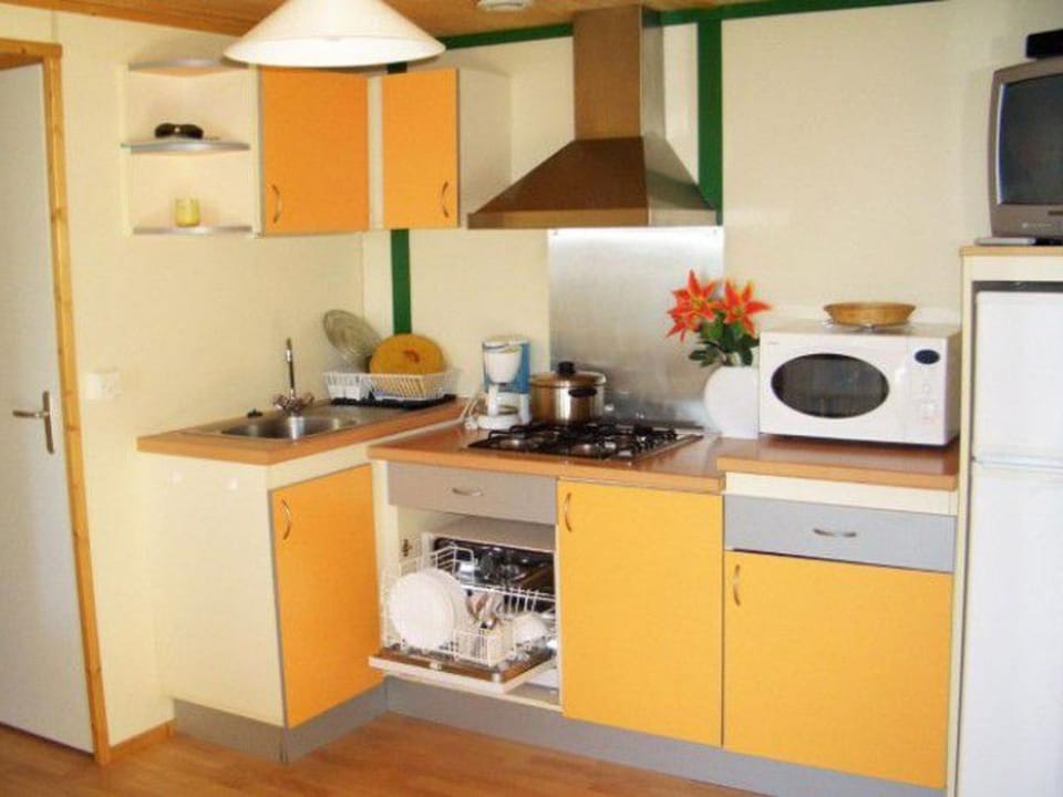 Chalet 5 pers avec Terrasse et Cuisine équipée - API-1-52-296 Campground/ 
RV Resort in Auvergne-Rhône-Alpes