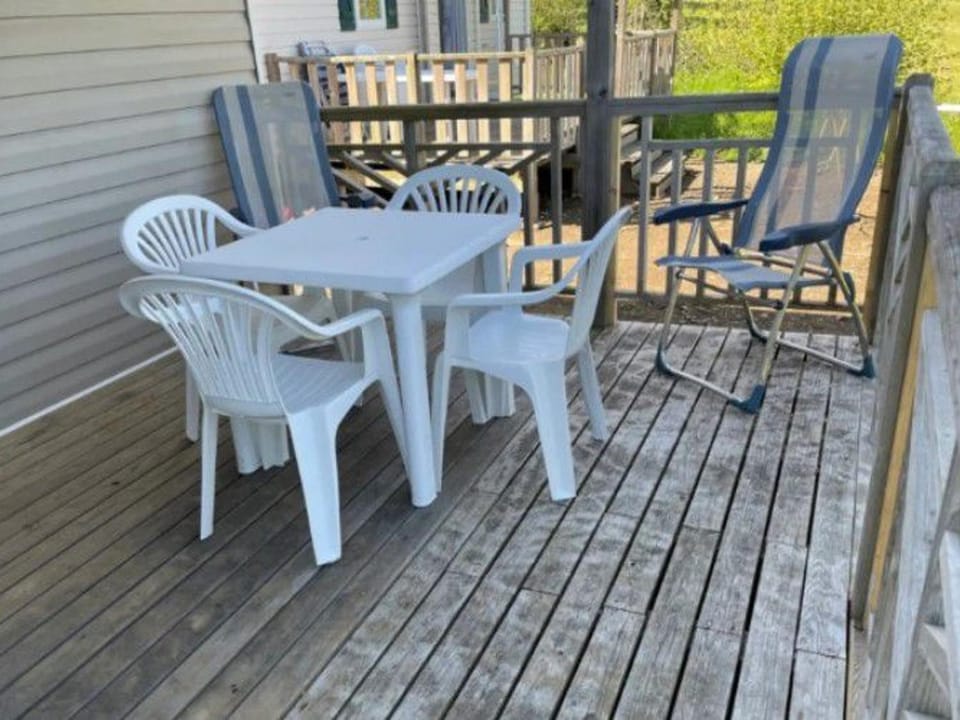 Mobil home confortable avec terrasse pour 4 personnes - API-1-52-583 Campground/ 
RV Resort in Occitanie