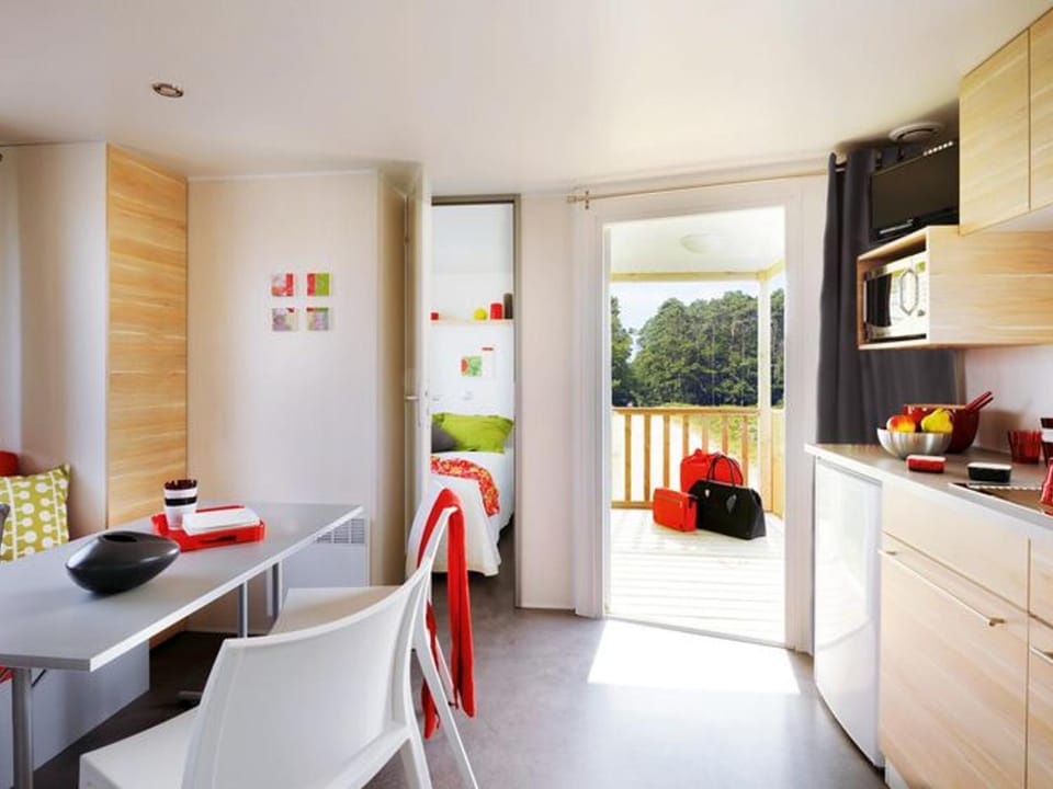 Mobil-home cosy avec terrasse, 4 personnes - API-1-52-771 Campground/ 
RV Resort in Brittany