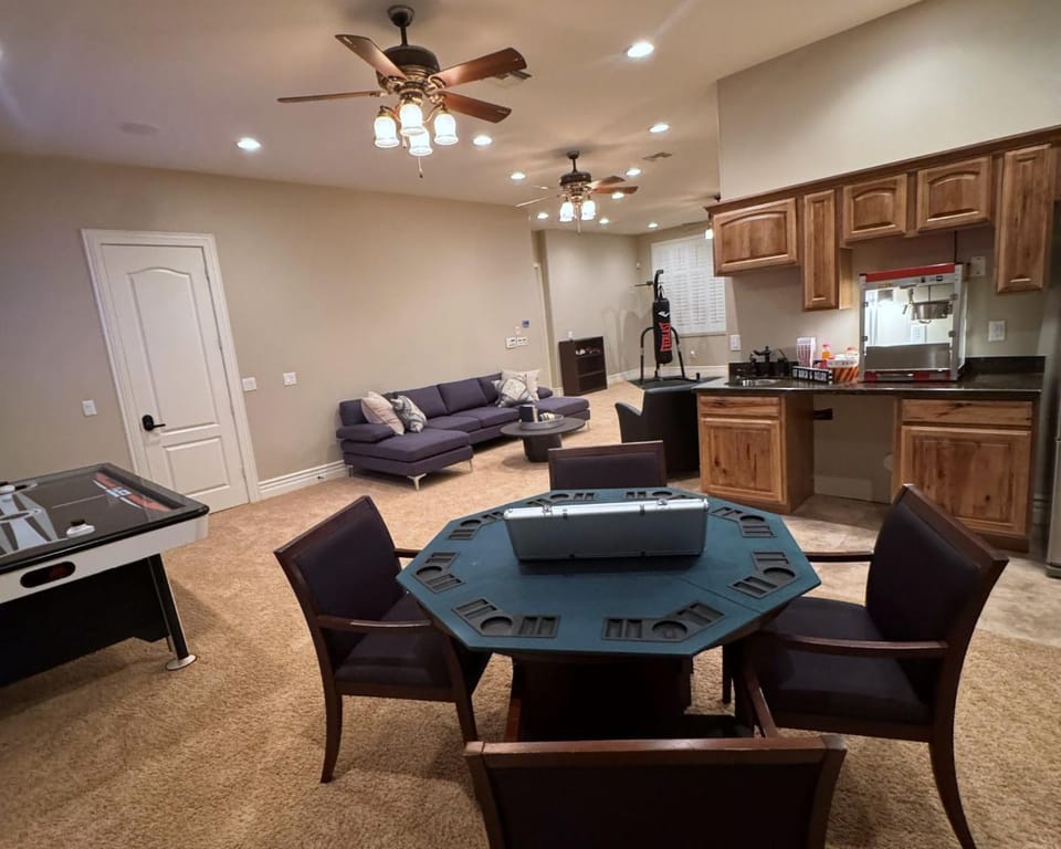 Living room, Seating area, minibar