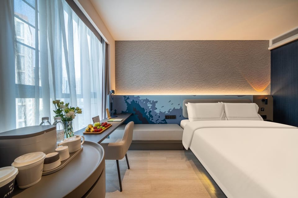 Bed, Seating area, Bedroom