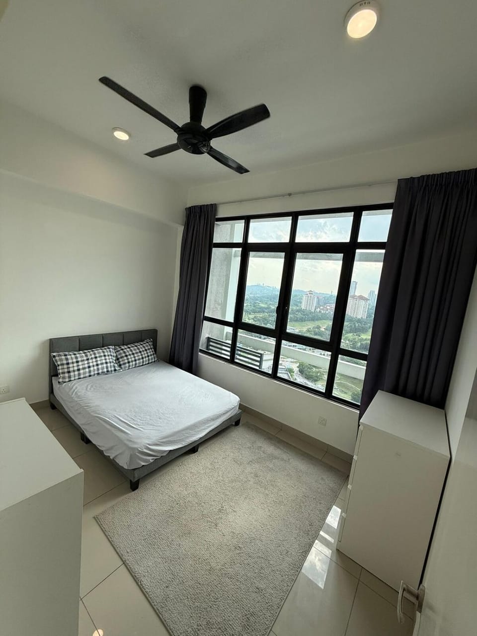 Spacious 3 Bedroom and 2 bathroom next to IOI C-Mall Apartment in Putrajaya