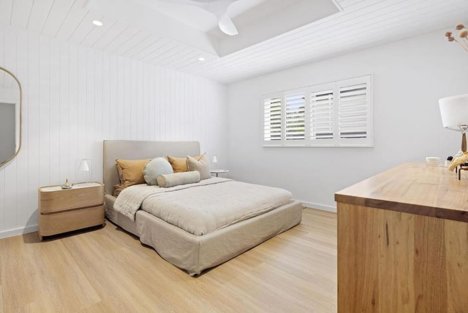 Settlers Cove Poolside Luxury Retreat House in Melbourne Road