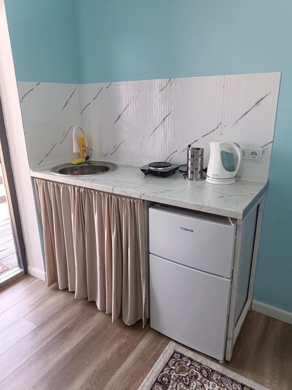 Kitchen or kitchenette