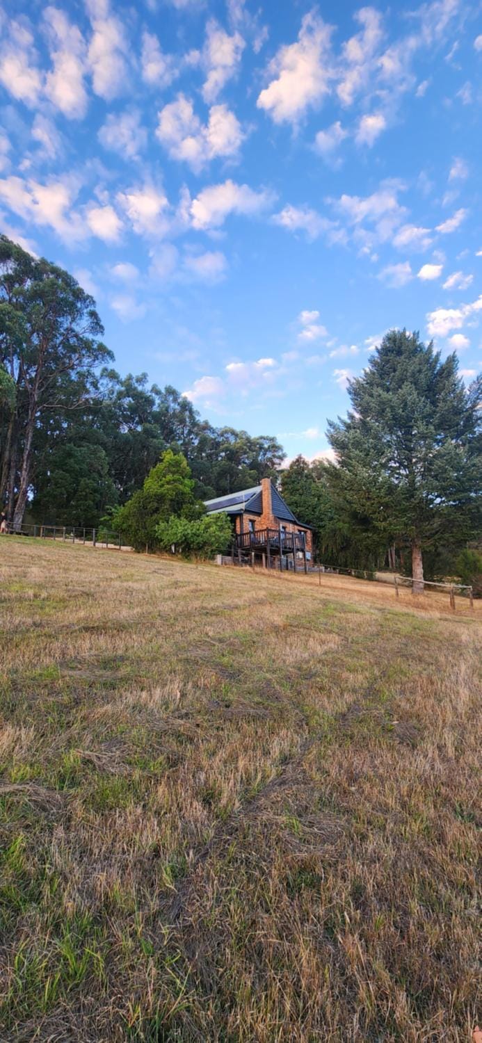 Shiprock Farm Cottage Chalet in Gembrook