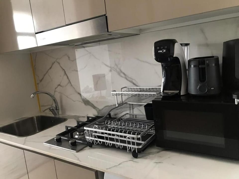 Luxe Studio Vibes Stylish & All New Pet Free Apartment in Dubai