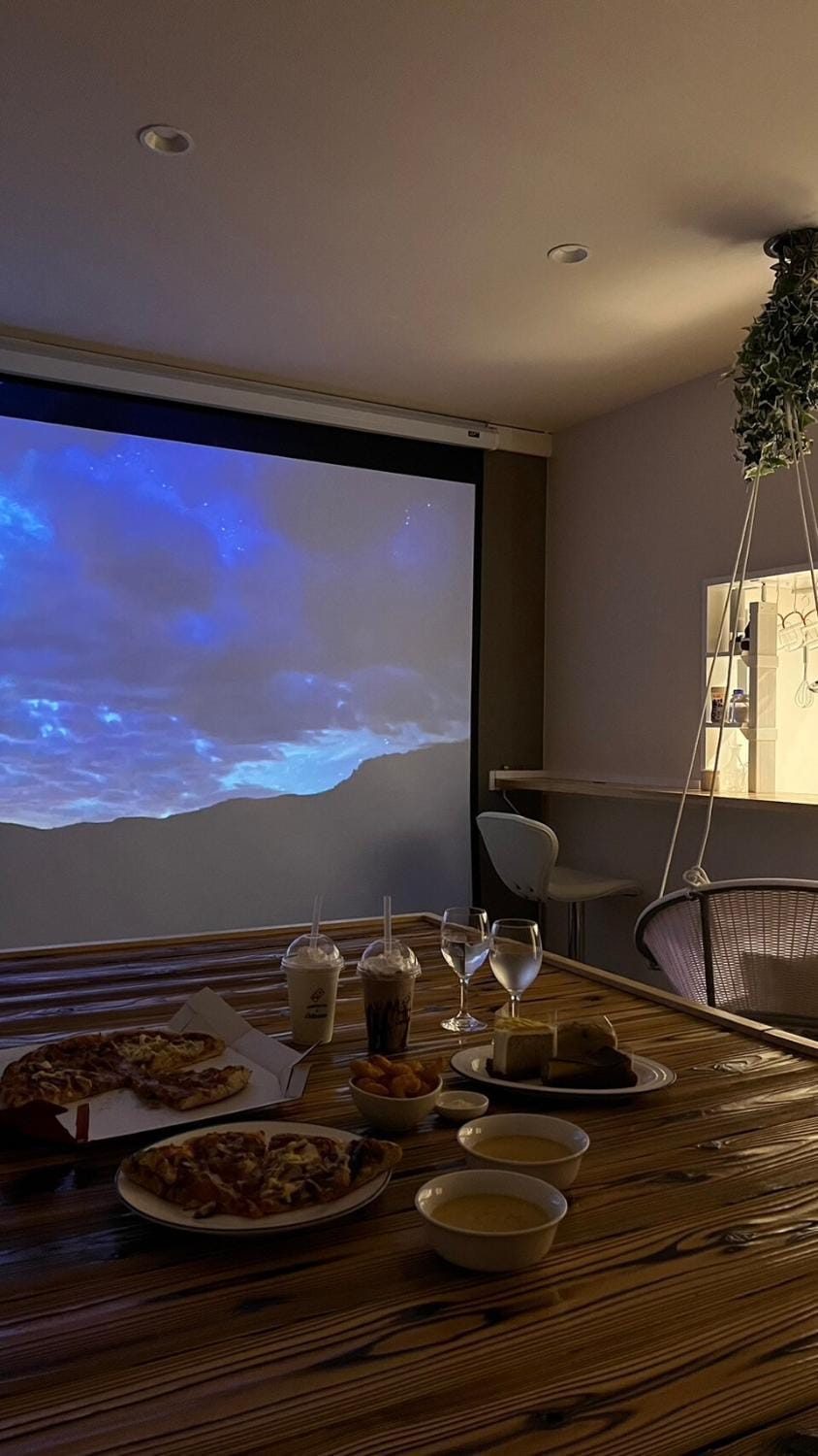 Communal lounge/ TV room, Food and drinks