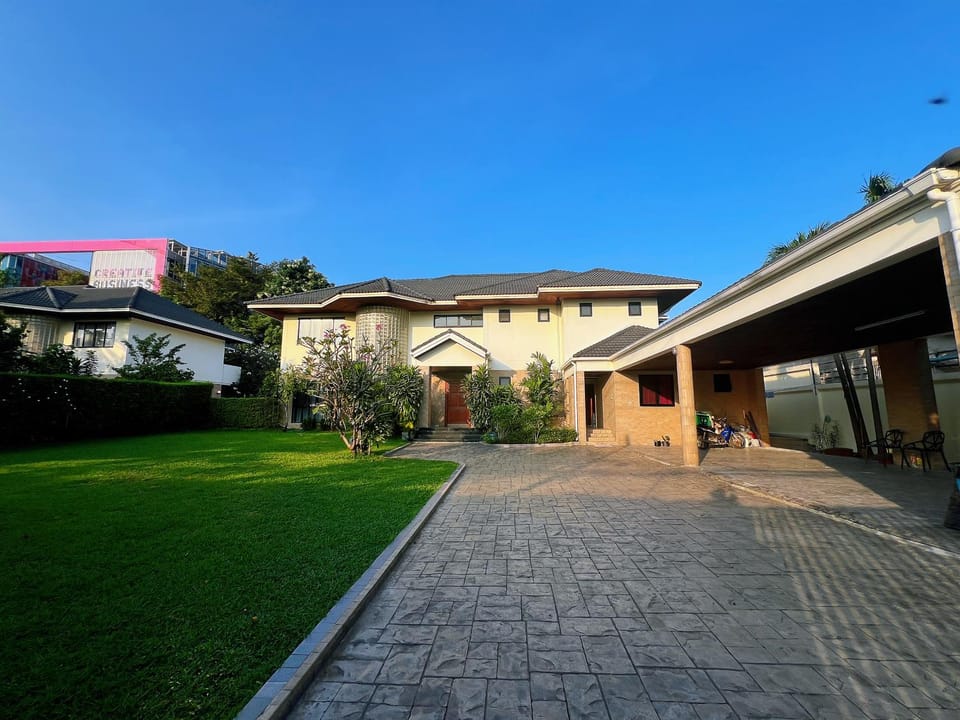 Bangkok Manor Two曼谷贰号庄园 Villa in Bangkok