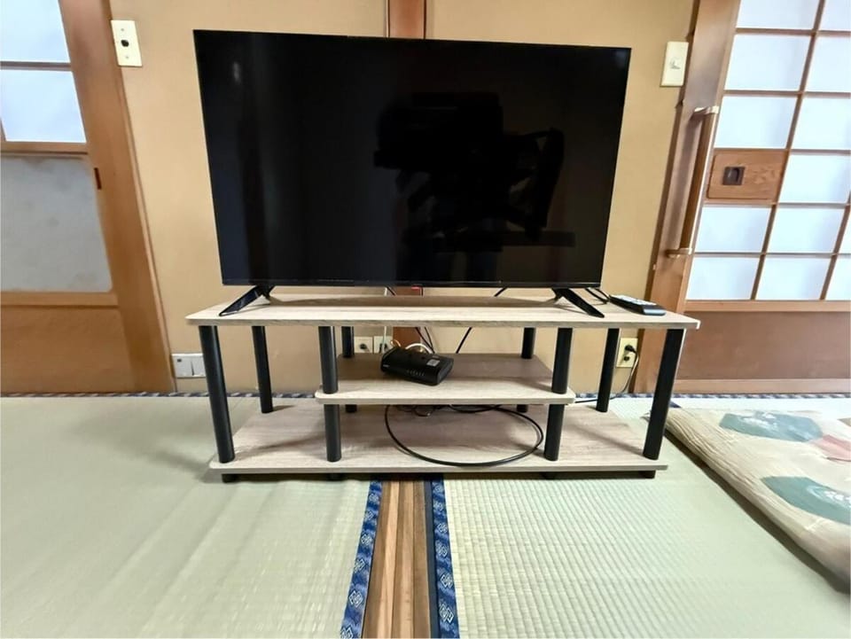 桑名のお宿参宮通 駐車場物件前 長島スパーランド なばなの里 桑名駅徒歩圏一軒家 最大11名宿泊可能 Apartment in Aichi Prefecture