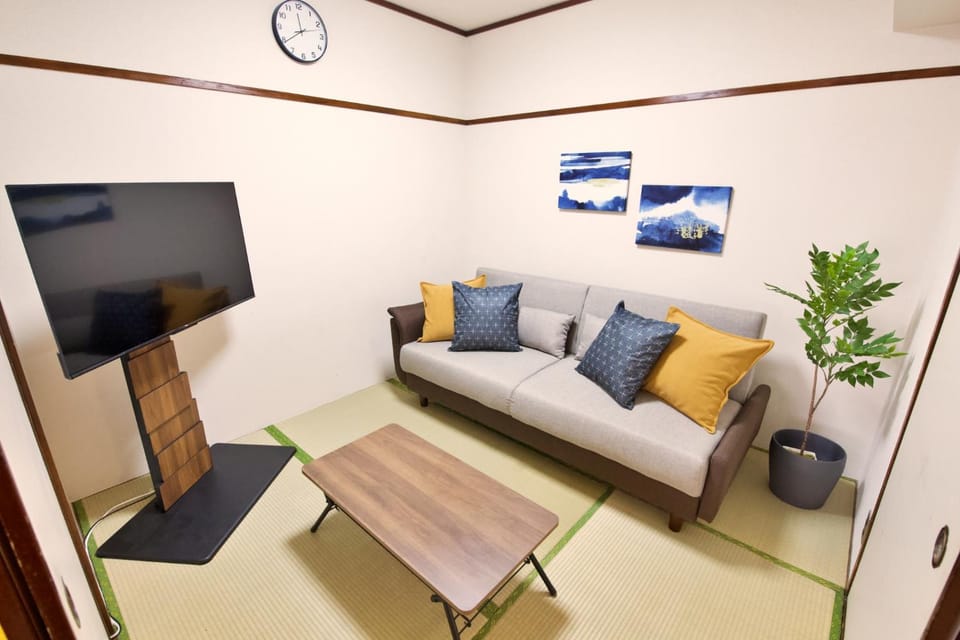 鶯谷 寛永寺坂ハイム902 Apartment in Japan