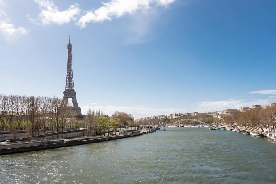Tour Eiffel invalides appartement Apartment in Paris