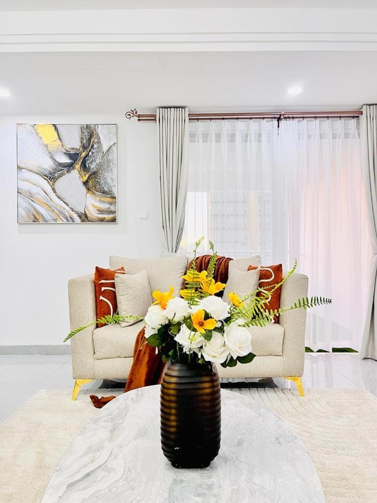 supreme luxury living three bedroom apartments with breathtaking amazing city views gym swimming pool fully equipped gym children playground and ample parking space and proximity to major shopping malls and gourmet restaurants Apartment in Nairobi County