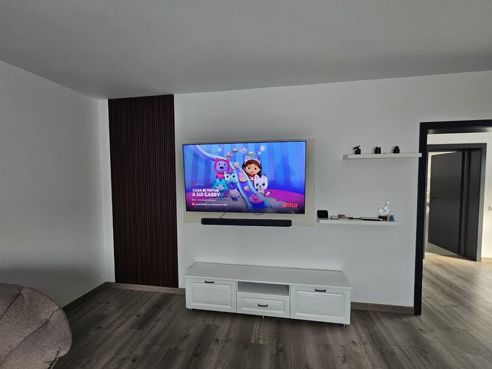Communal lounge/ TV room, TV and multimedia