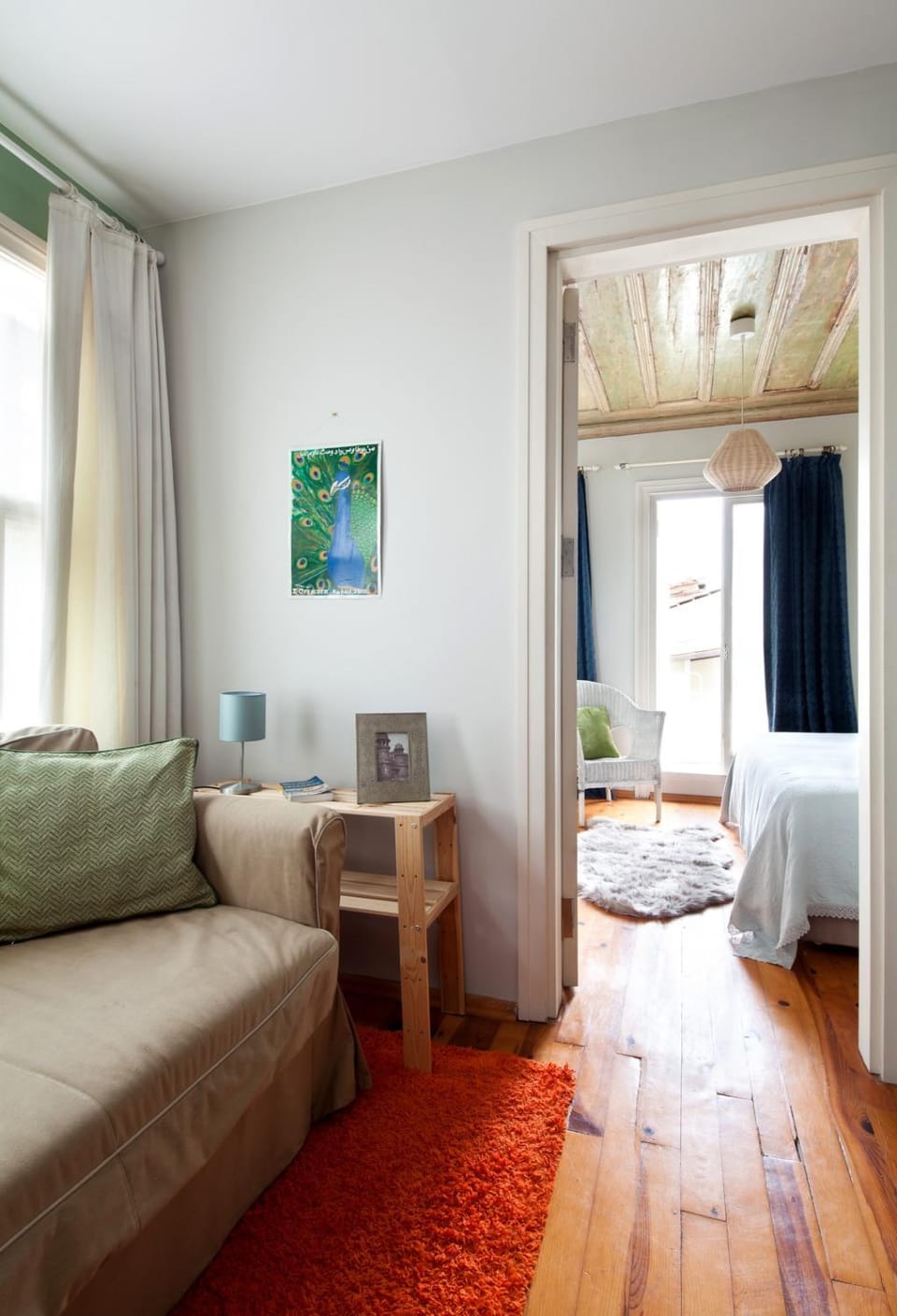 Bed, Seating area