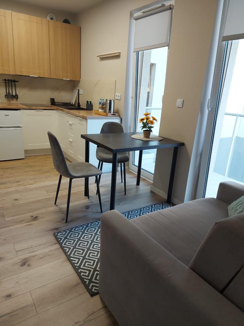 Kitchen or kitchenette, Living room, Seating area, Dining area, pet friendly