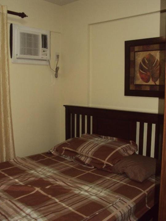 Photo of the whole room, Bedroom, air conditioner