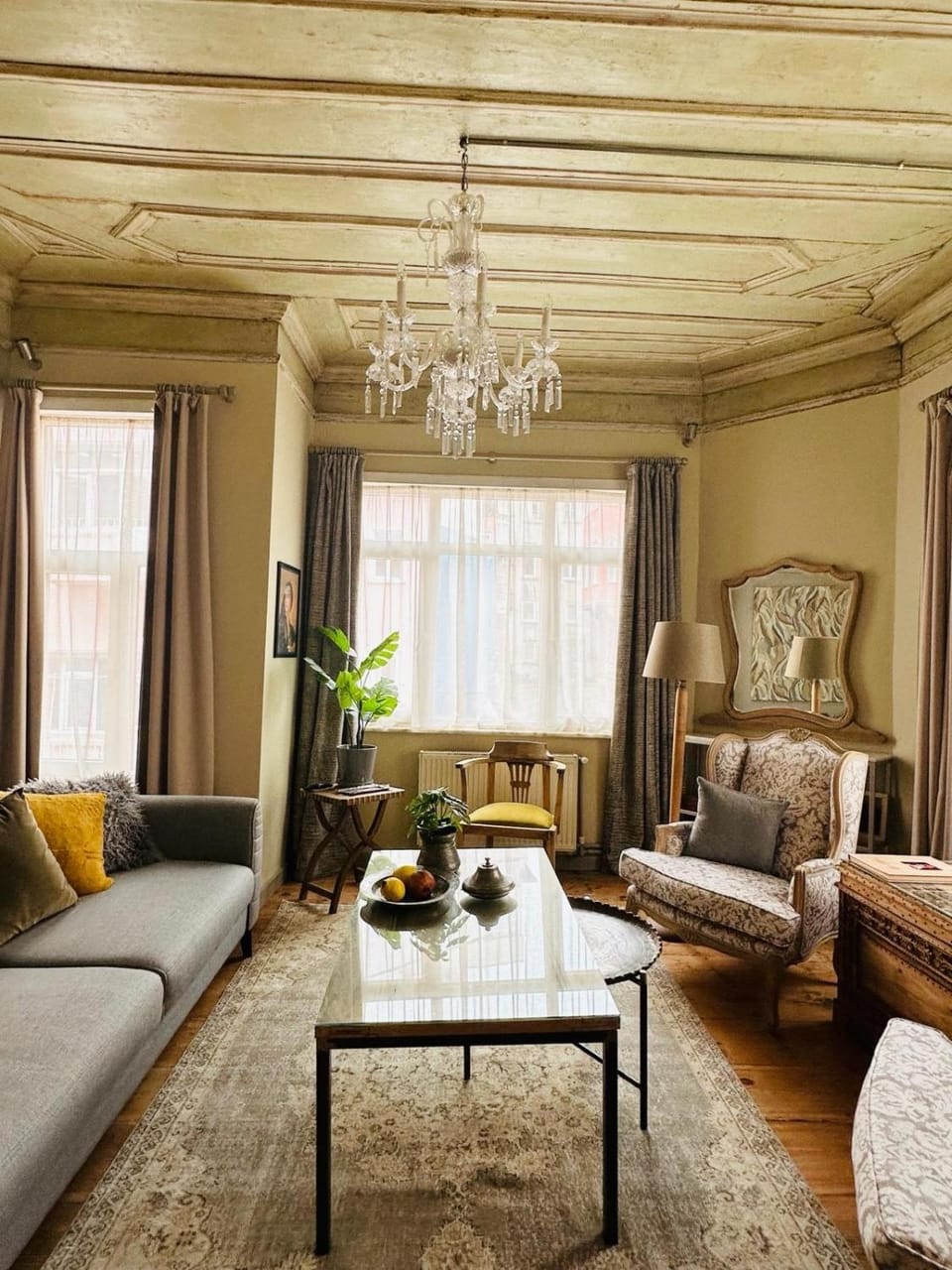 Living room, Seating area