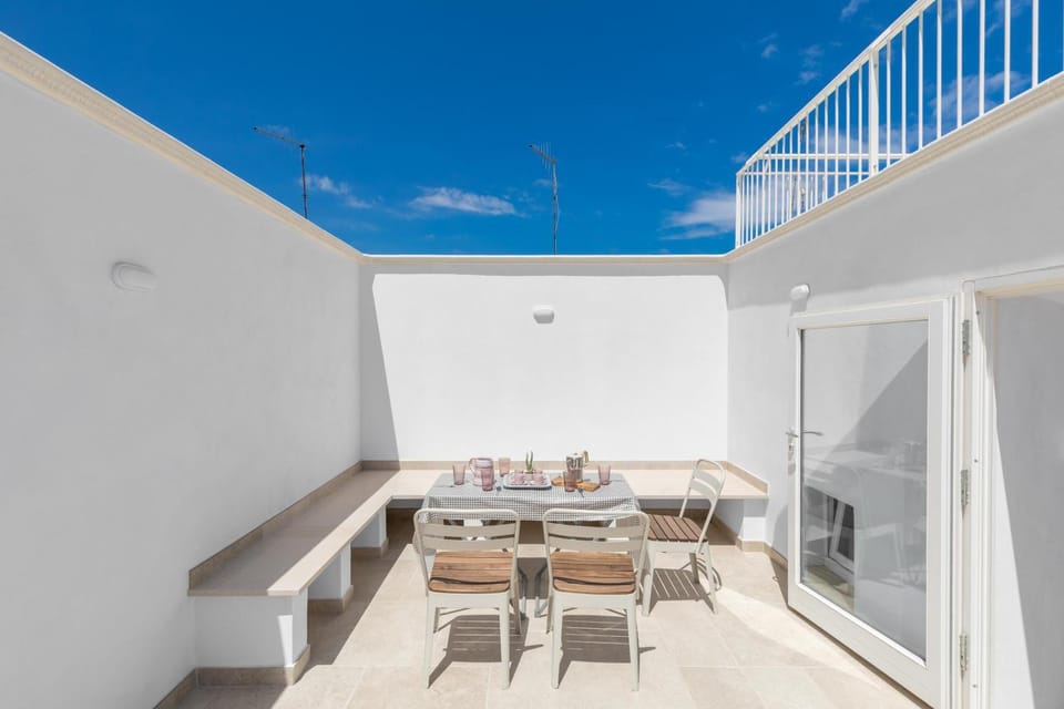 Balcony/Terrace, Dining area