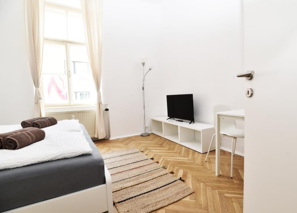 TV and multimedia, Photo of the whole room, towels
