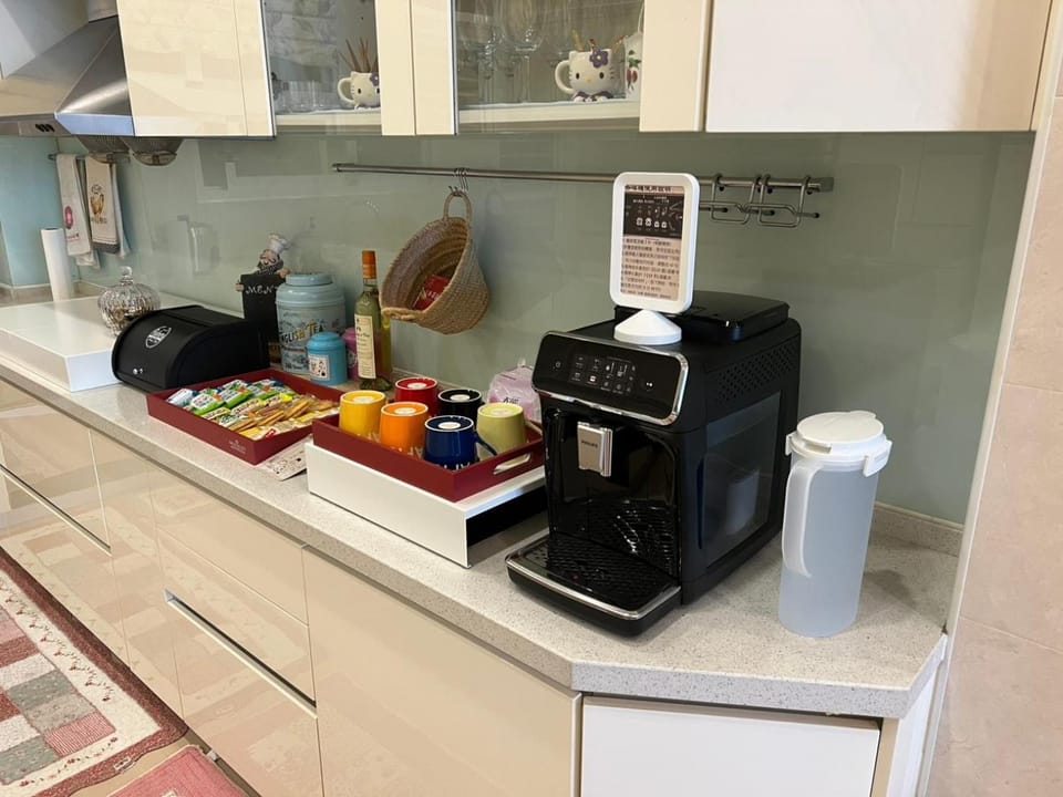 Coffee/tea facilities, Food and drinks, minibar