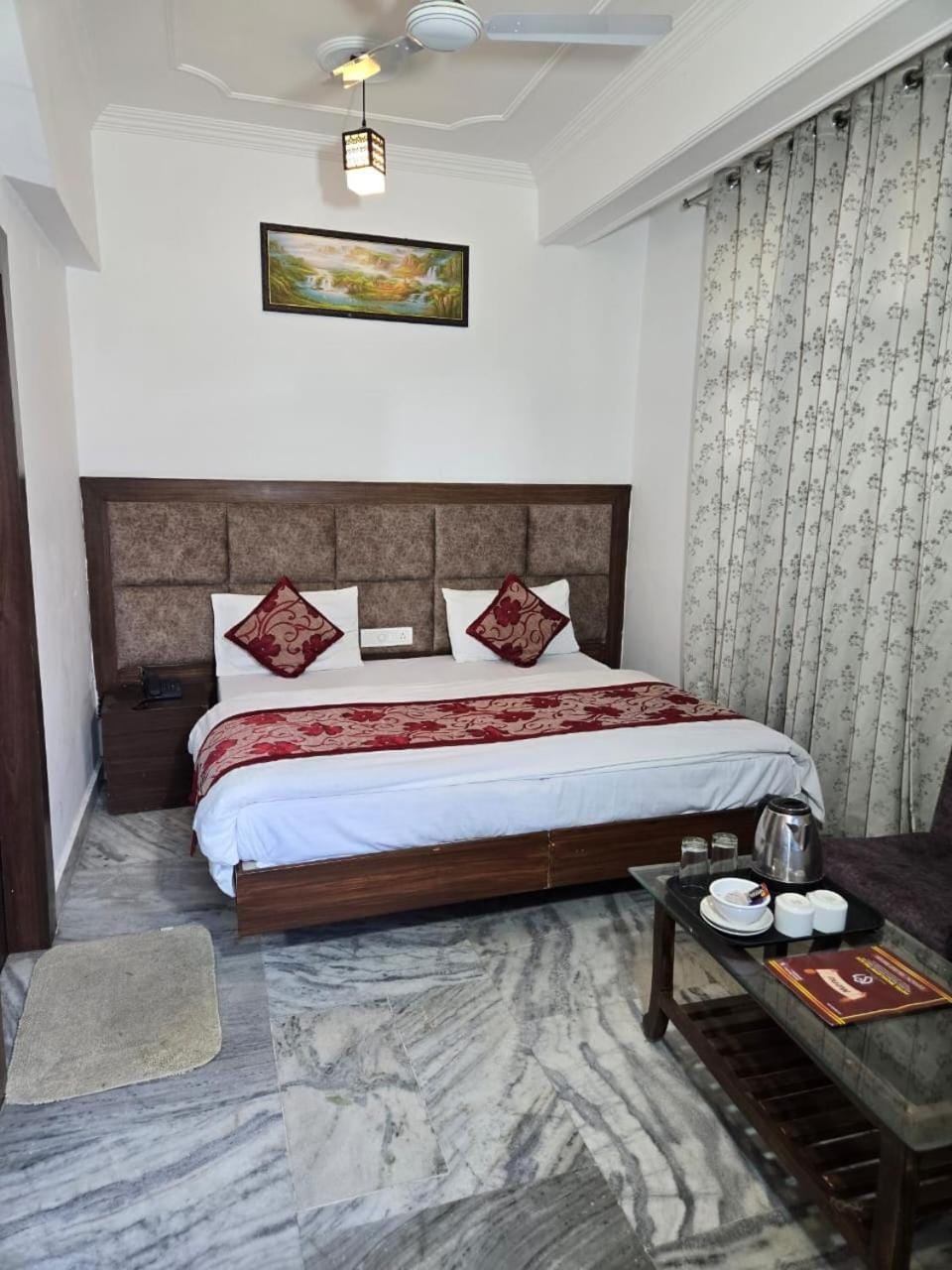 Bed, Photo of the whole room