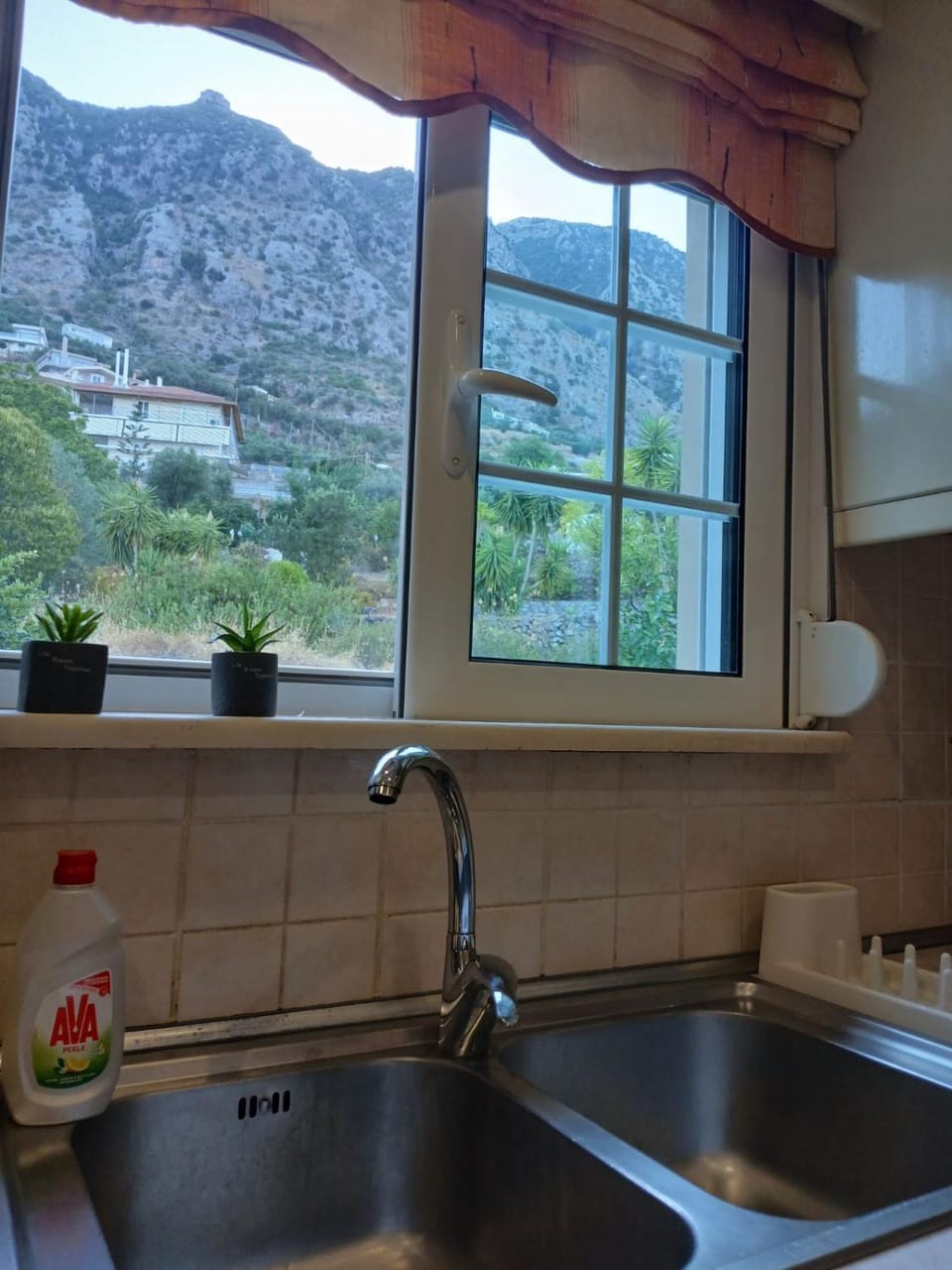 Mountain view, kitchen