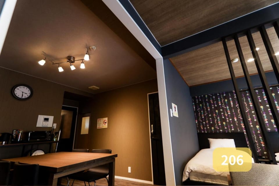 Bed, Dining area, Bedroom