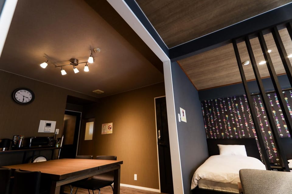 Bed, TV and multimedia, Living room, Dining area, Bedroom
