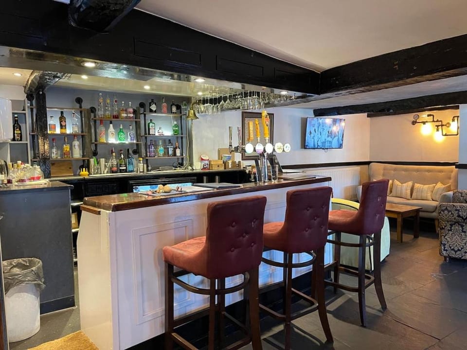 Lake District Pub with 10 en-suite rooms House in Hawkshead